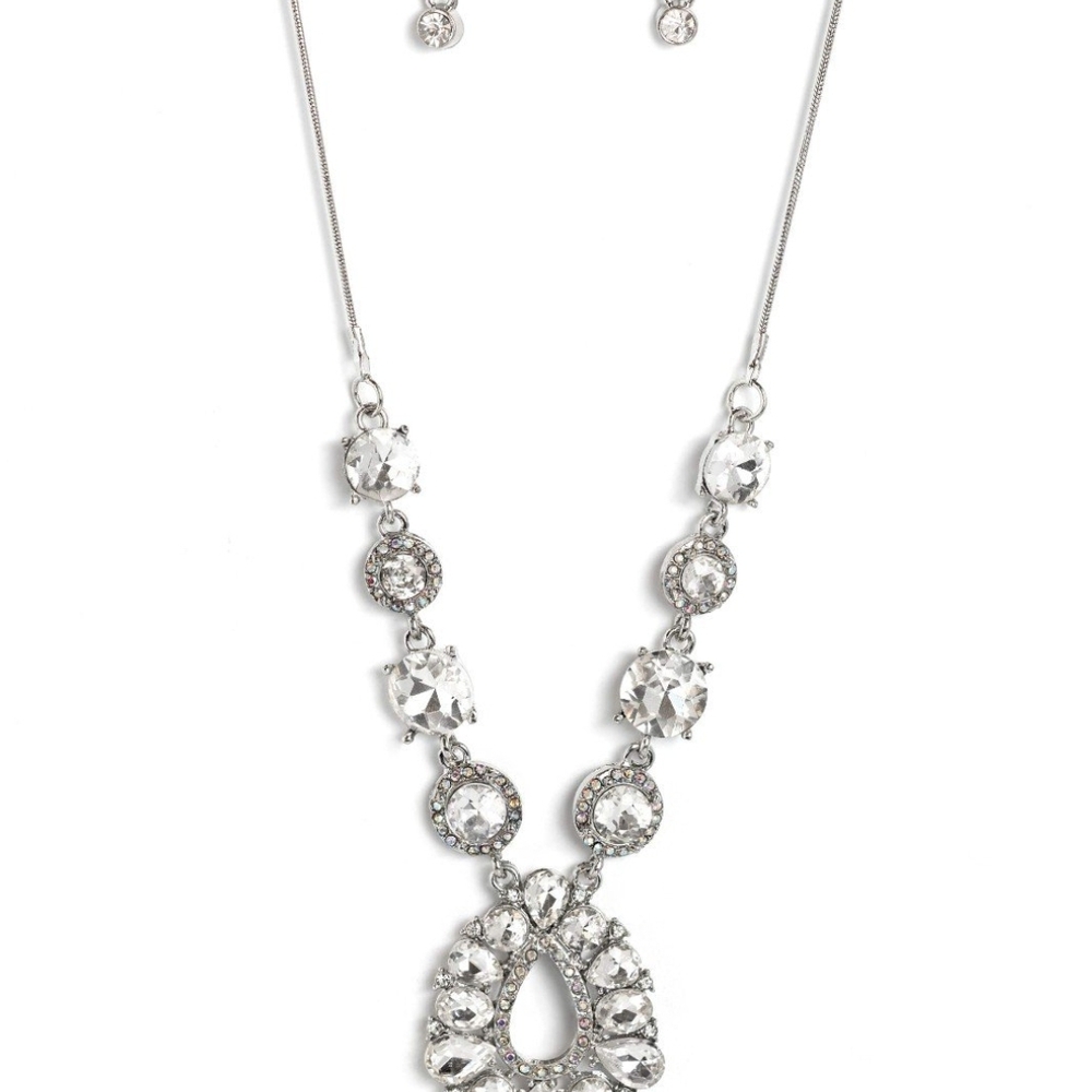Paparazzi Silver Crystal Necklace Elegant Evening Jewelry RAREST in the Land